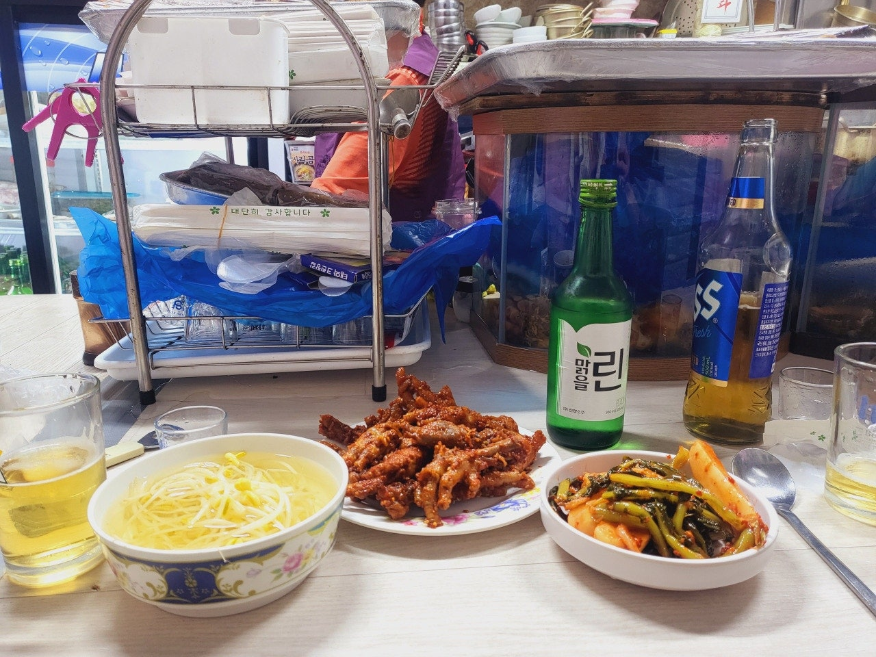 서산 터미널 포장마차 거리 노포 술집 '호반' 신선한 안주를 즐길 수 있는 소박한 매력의 노포