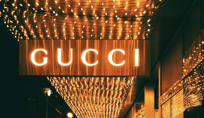 명품 브랜드의 숨겨진 이야기 &ndash; 샤넬, 루이비통, 구찌 등 유명 브랜드의 흥미로운 비하인드 스토리