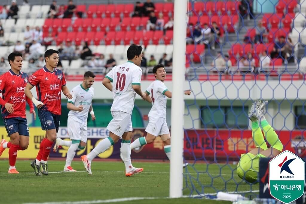 주민규 리그 7호골! 대전, 김천 꺾고 K리그1 단독 선두 [하이라이트 요약]