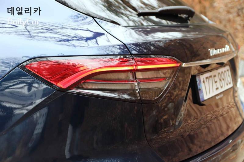 마세라티 르반떼 모데나 S