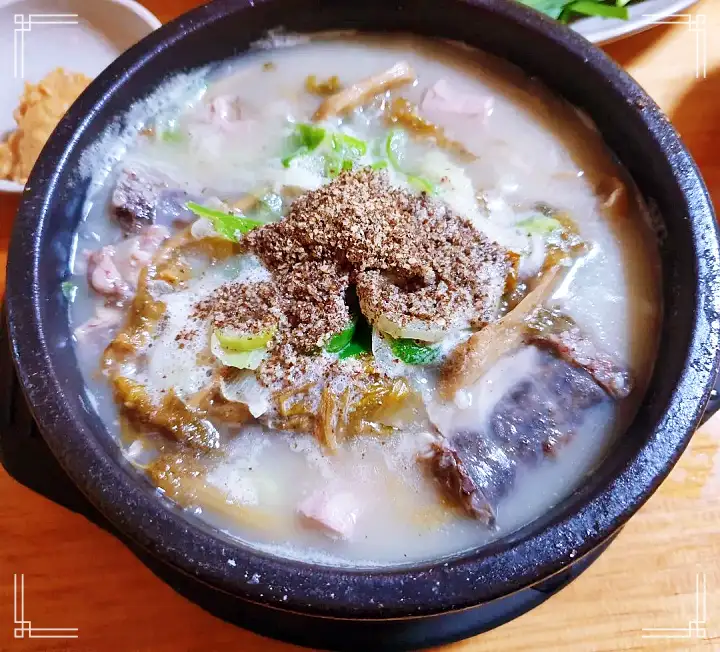 나혼자산다 나혼산 전현무 순대국 모듬순대 시래기 토종 순댓국 대상 수상 축하 다음날 숙취 해장 팜유 이장우 랜선 미식회 맛있는 순대국밥 가게 양평 맛집 가격 위치 어디