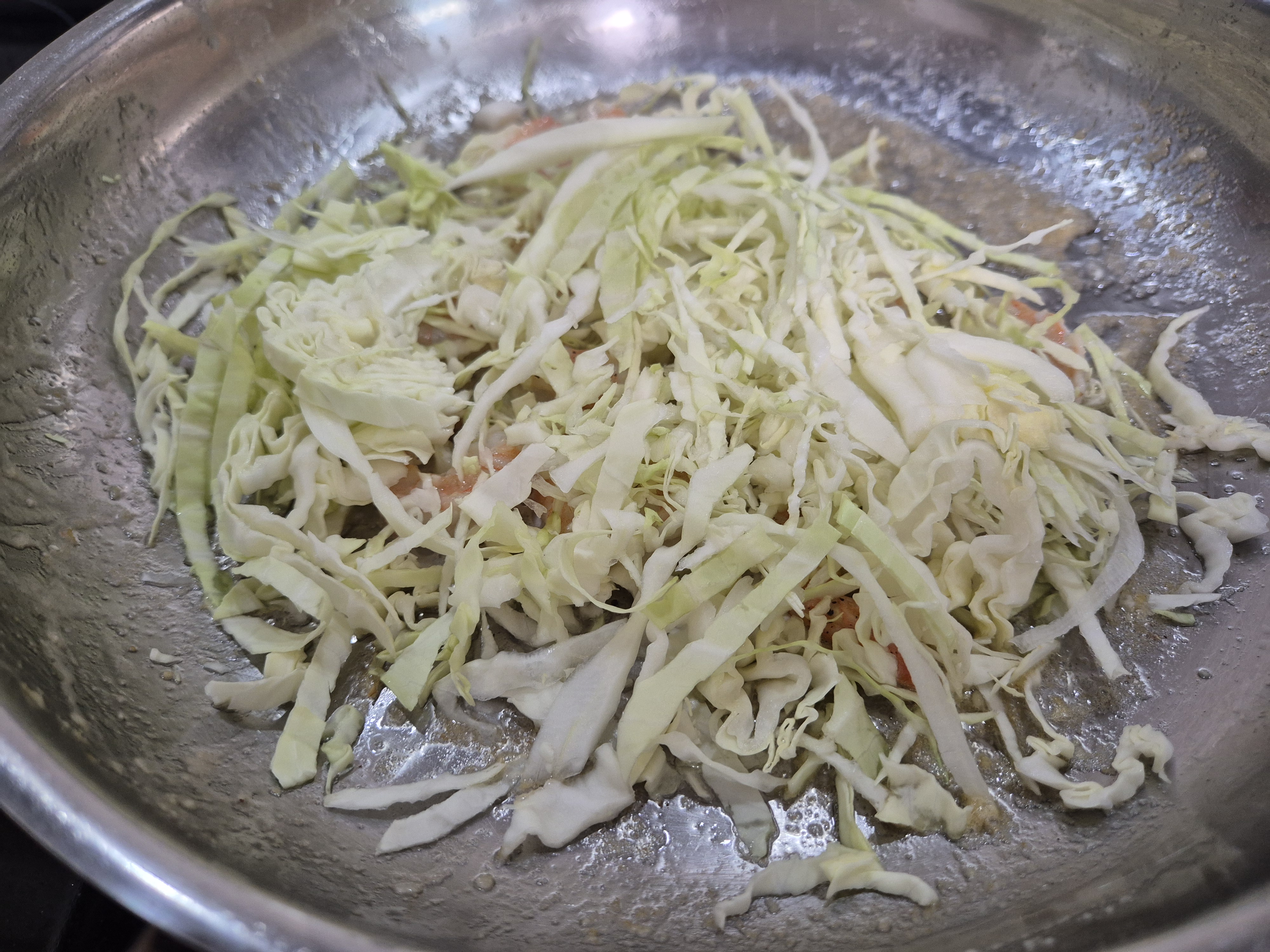 살이 쭉쭉빠지는 다이어트 양배추 요리. <양배추새우볶음> 이렇게 일주일 먹으면 v라인 얼굴 쌉 가능!