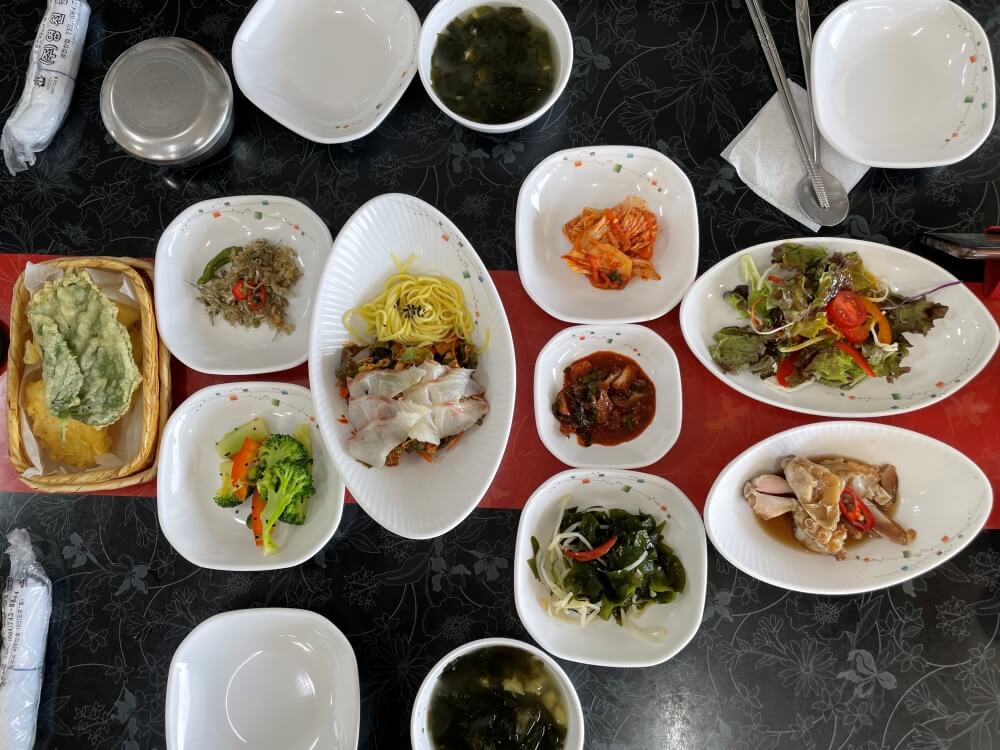 제주-선명횟집-기본찬-상차림-모습