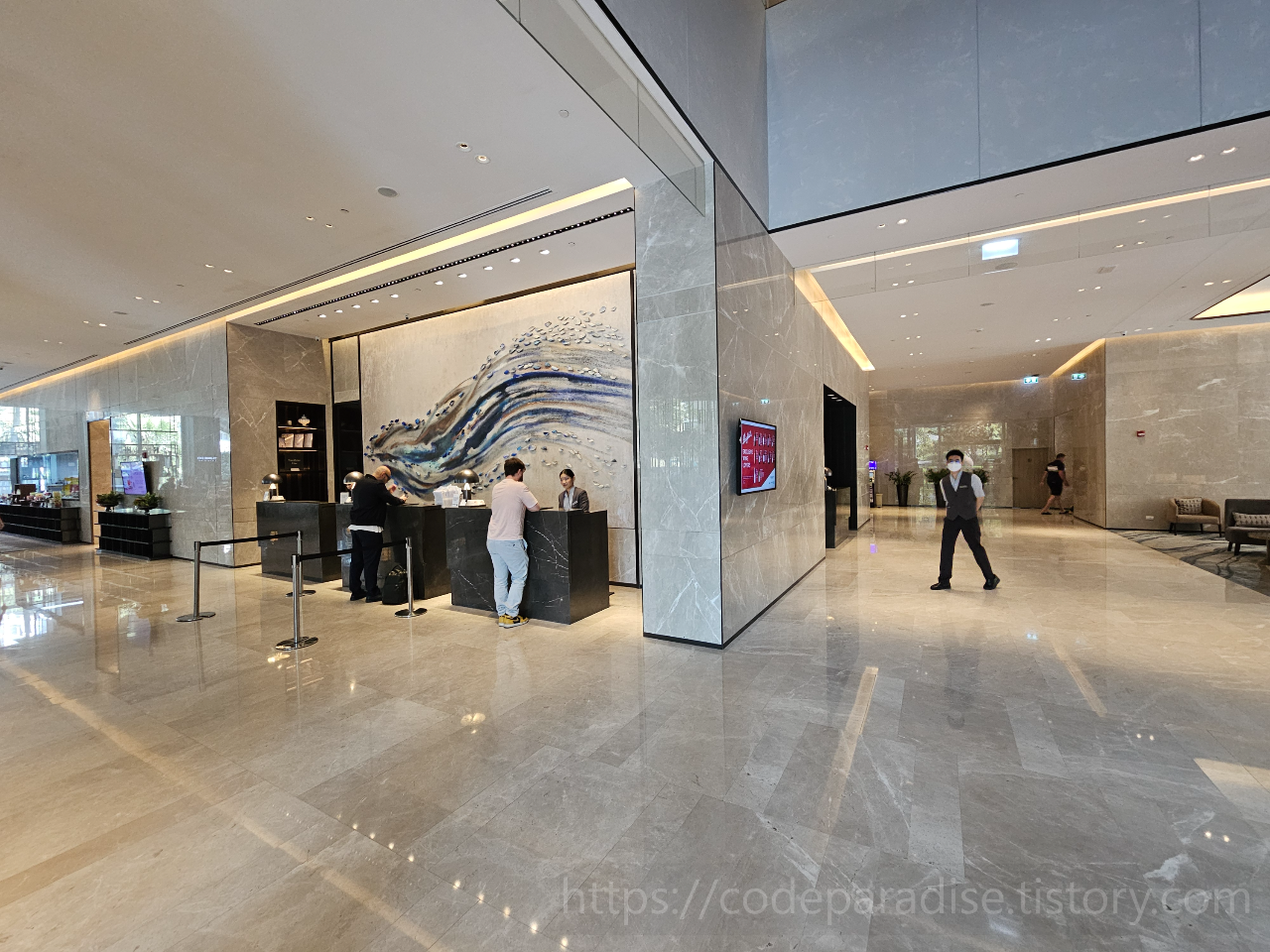 ํธํ
์ฌ์ง