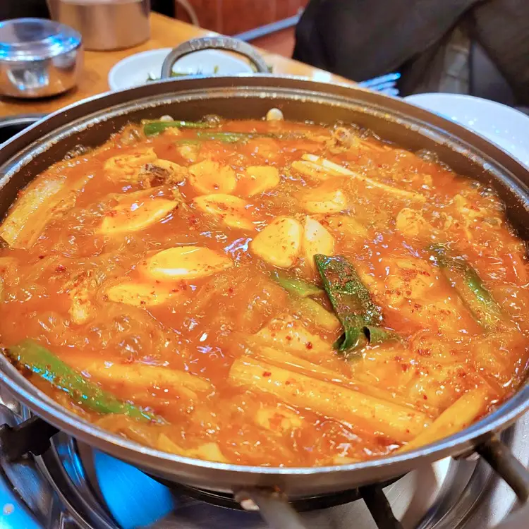 수유리 수유역 전설의 맛 칼칼한 맛 묵은지 닭 매운탕 닭볶음탕 닭도리탕 맛집 추천