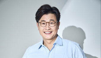 김성주, 다시 한번 미스터트롯의 진행을 맡다