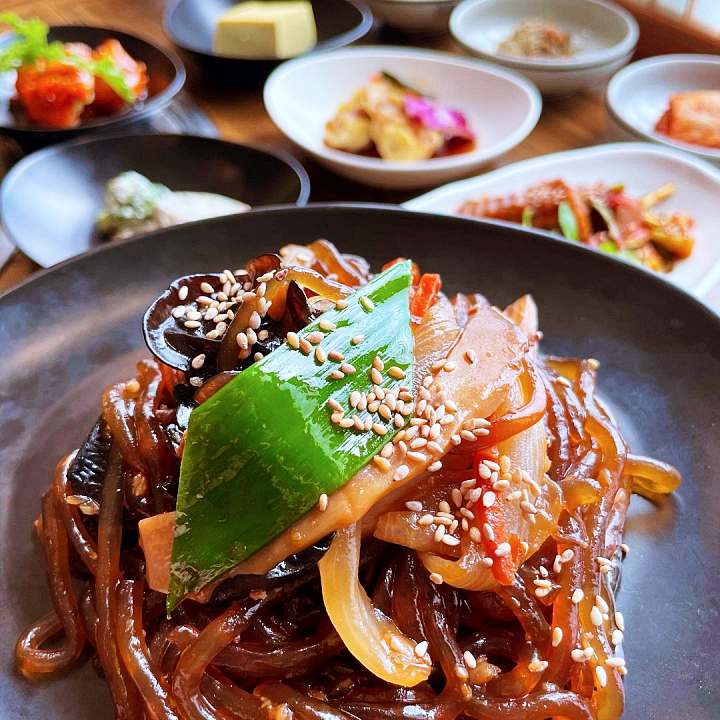 전주 식당 차돌 버섯전골 이 맛이 진국 전설의 맛 맛집 추천
