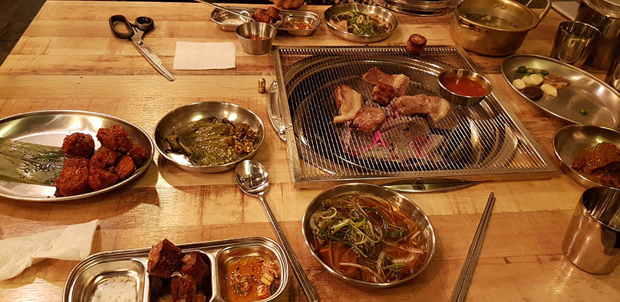 돈꼬불 고기 굽는 중