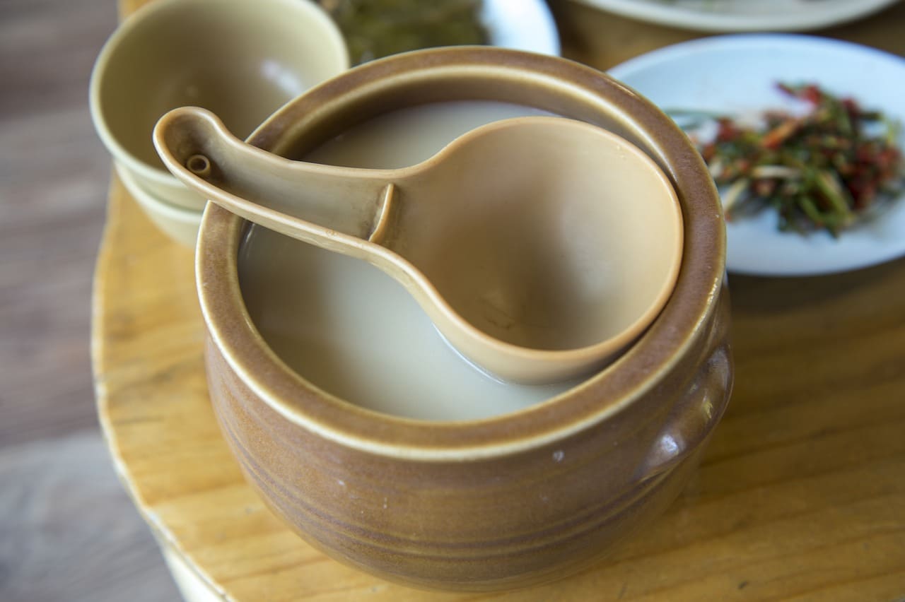 막걸리 안에 있는 세포라아제는 영양을 더 잘흡수하게 해준다.