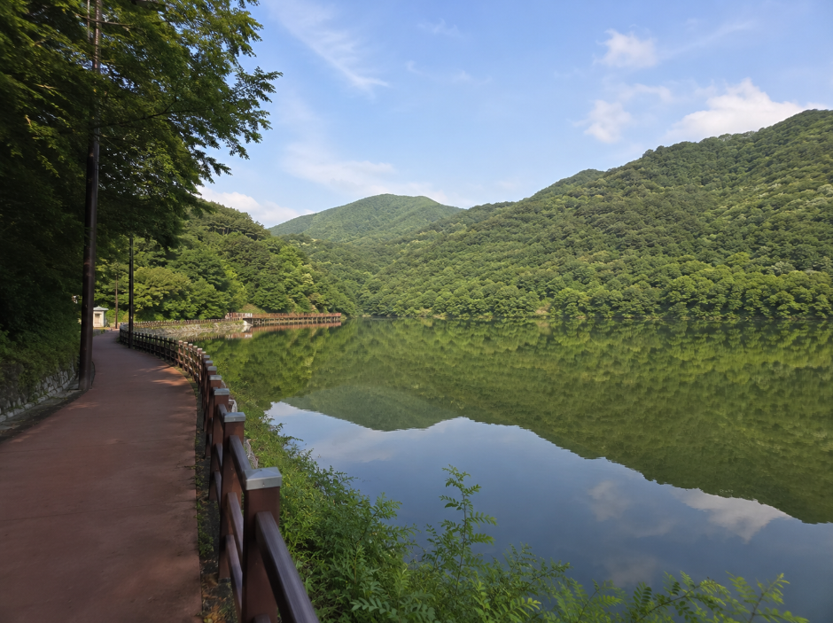 포천 산정호수와 수변 산책로