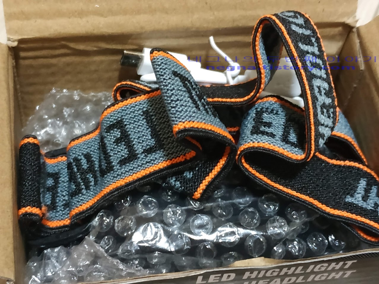 박스를 개봉했을 때. 동봉된 구성품.