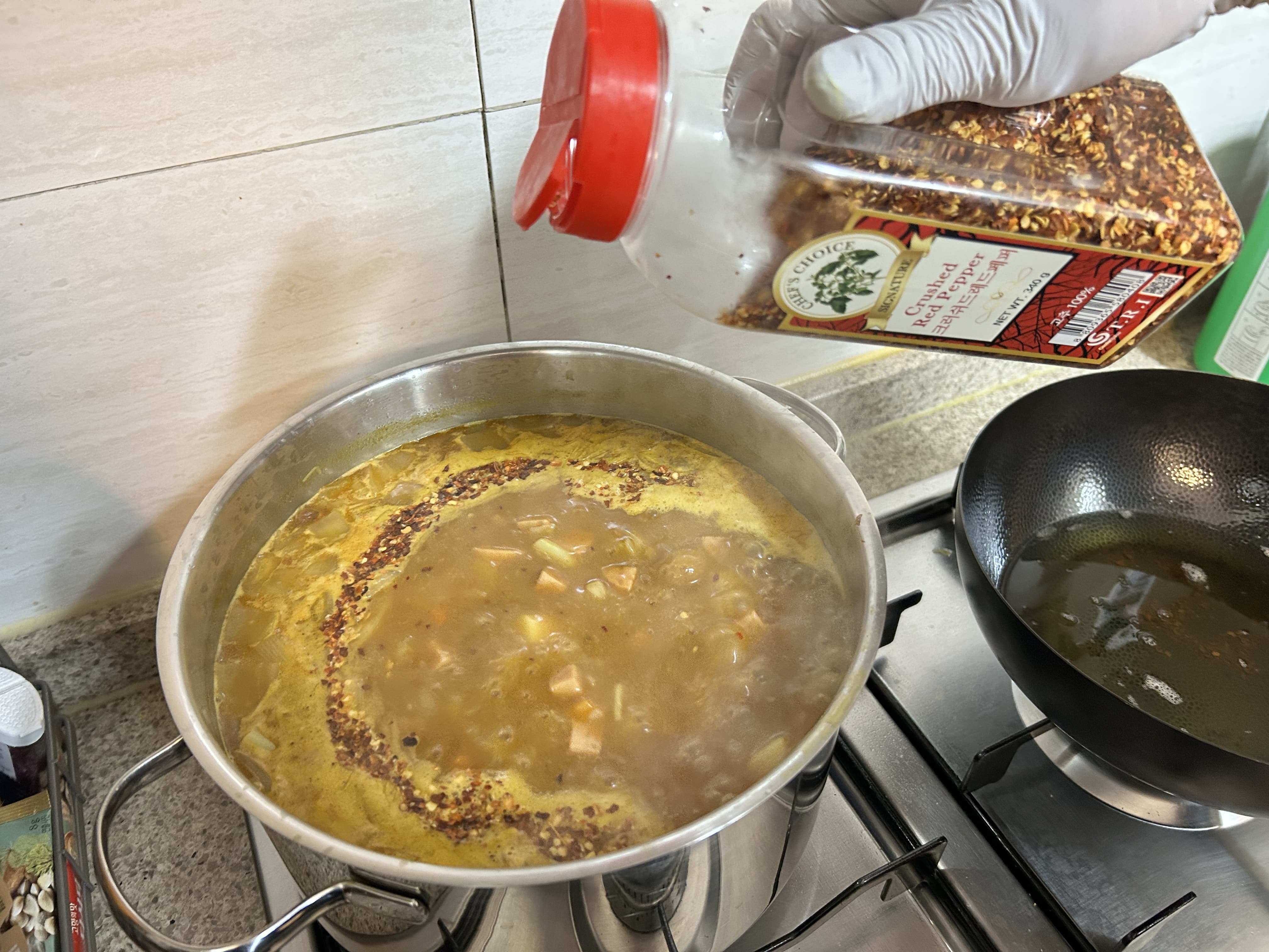 [chef&amp;#44; Daddy] 채수로 끓여 감칠맛 두 배! 스팸 카레 만드는 법 (돈까스 토핑까지)