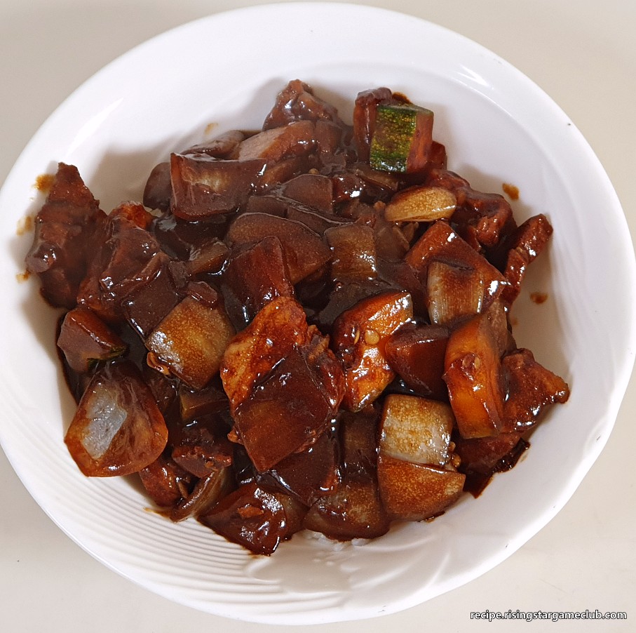 맛있는 짜장밥이 완성된 사진