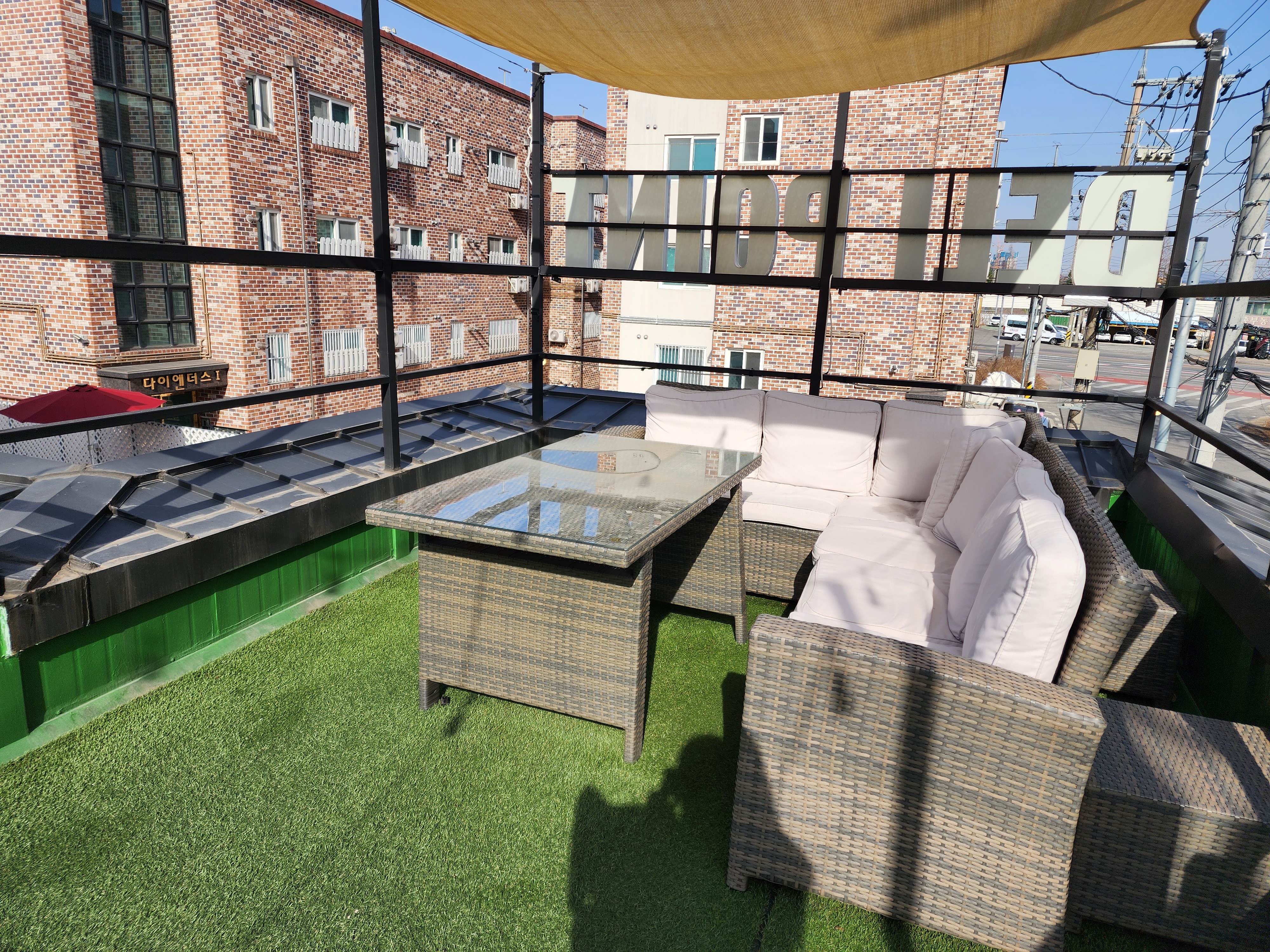 딜리포인트 카페 2층 옥상 테라스