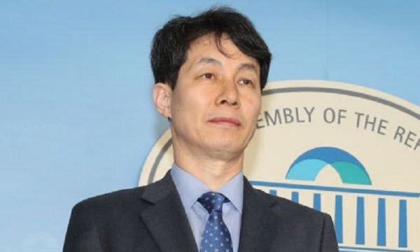 윤건영 국회의원 정치 경력