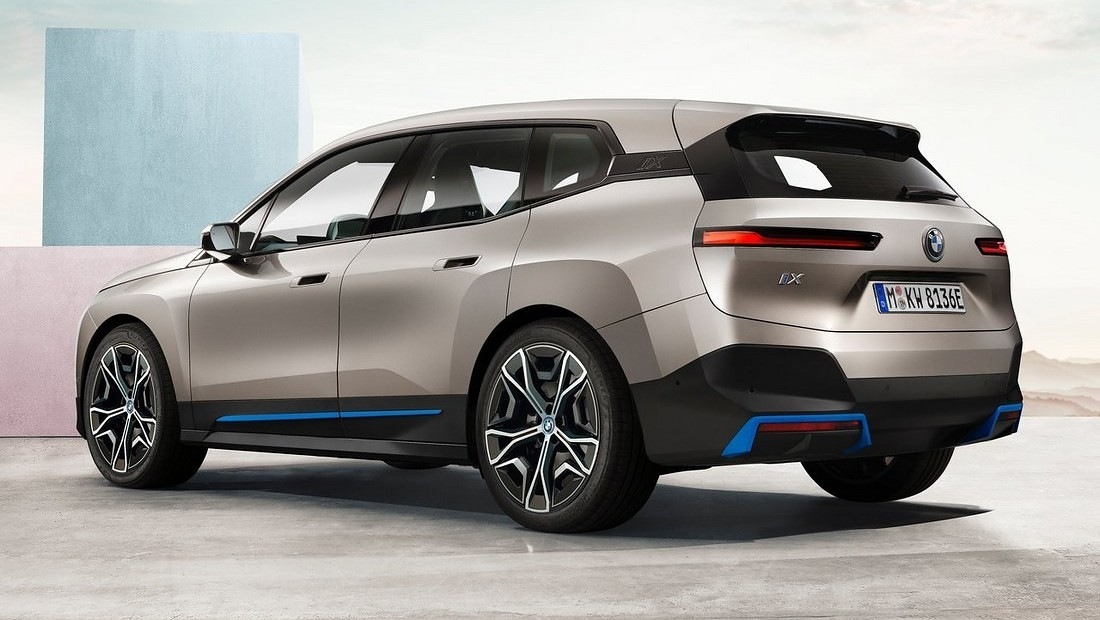 BMW iX