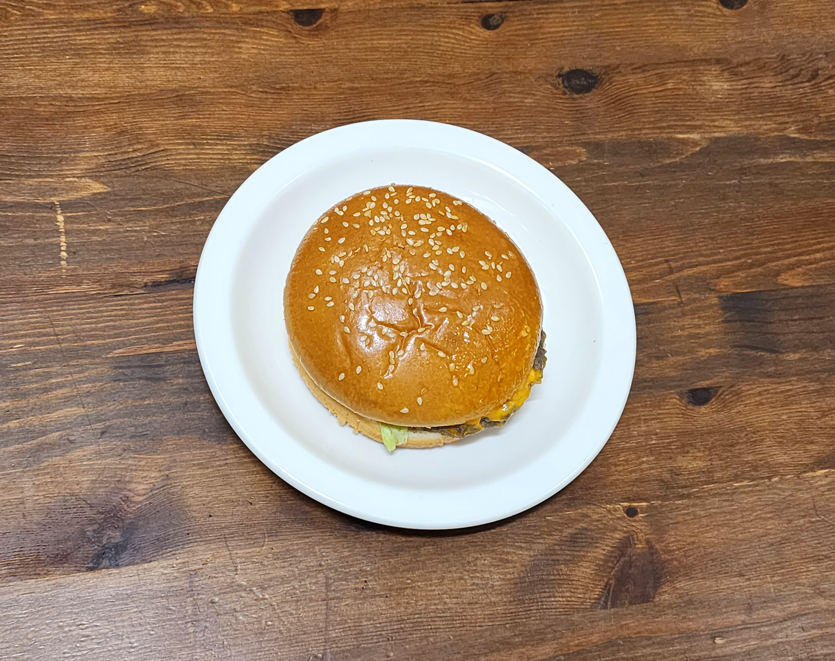 스리라차마요비프버거