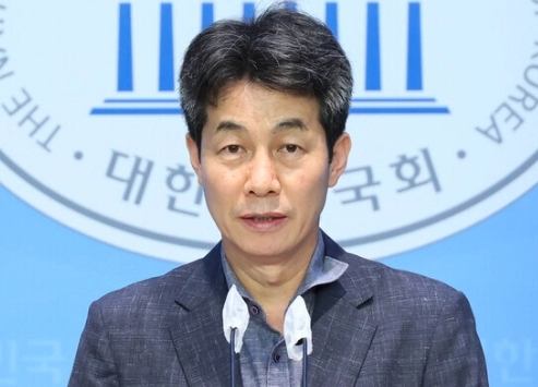 윤건영 국회의원 프로필 나이 고향 학력 재산 페이스북