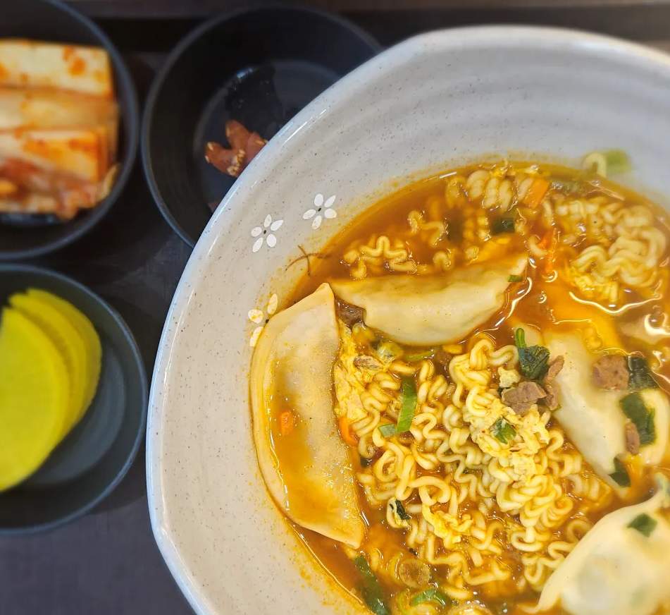 죽암휴게소-상행-푸드코트-만두라면