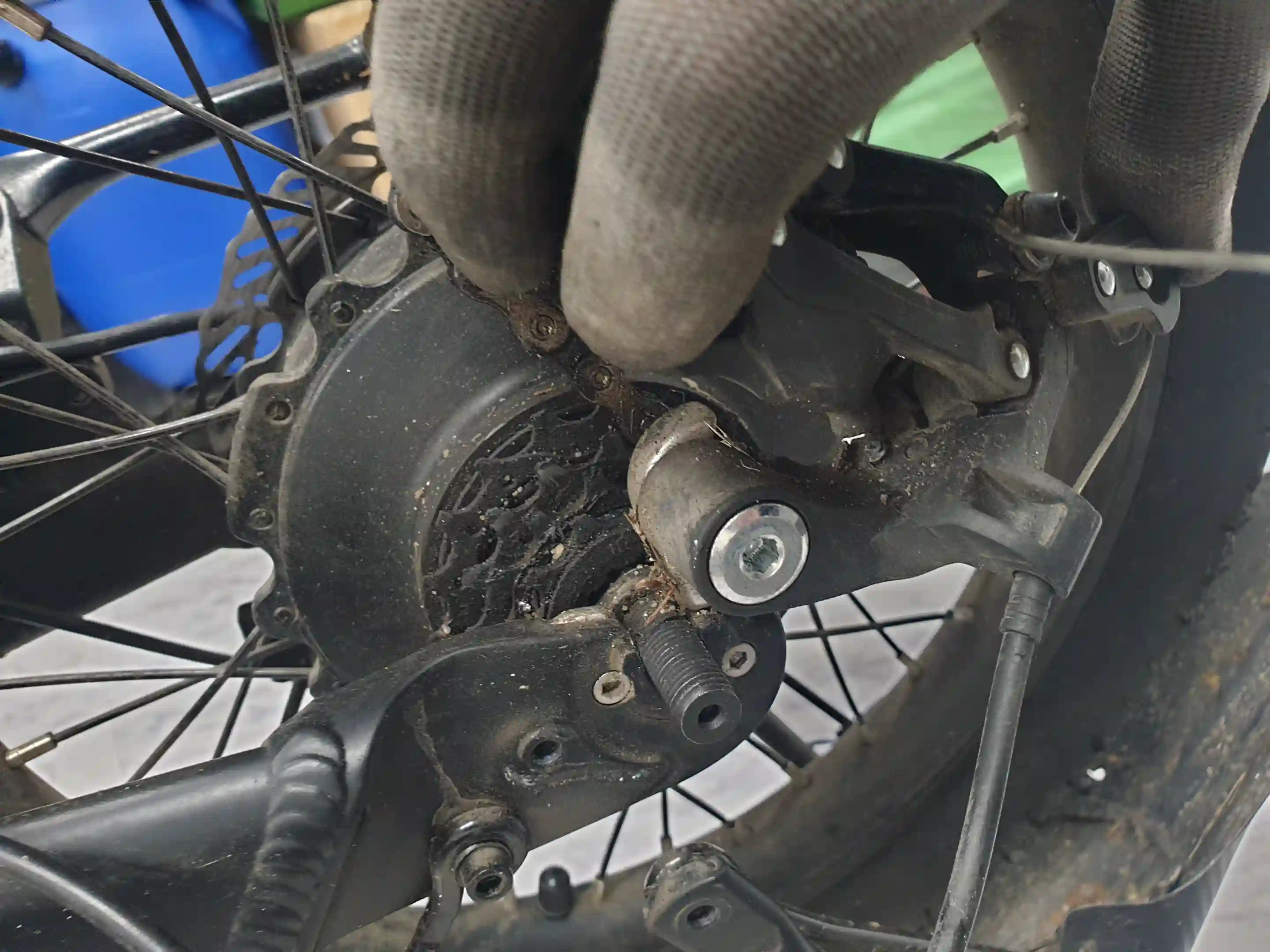 퀄리 Q3 미니 - 뒷 바퀴 탈거하기