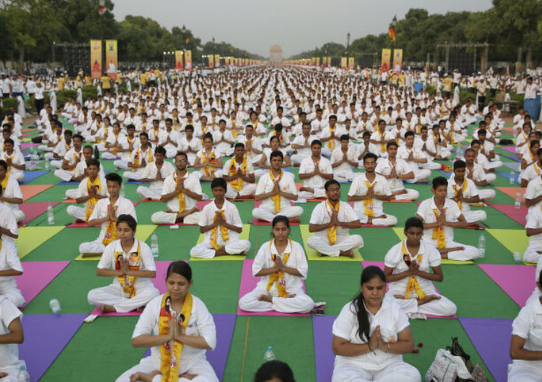 UN세계요가의날 홈페이지 요가사진 이미지입니다.