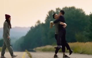 길거리 재회 장면