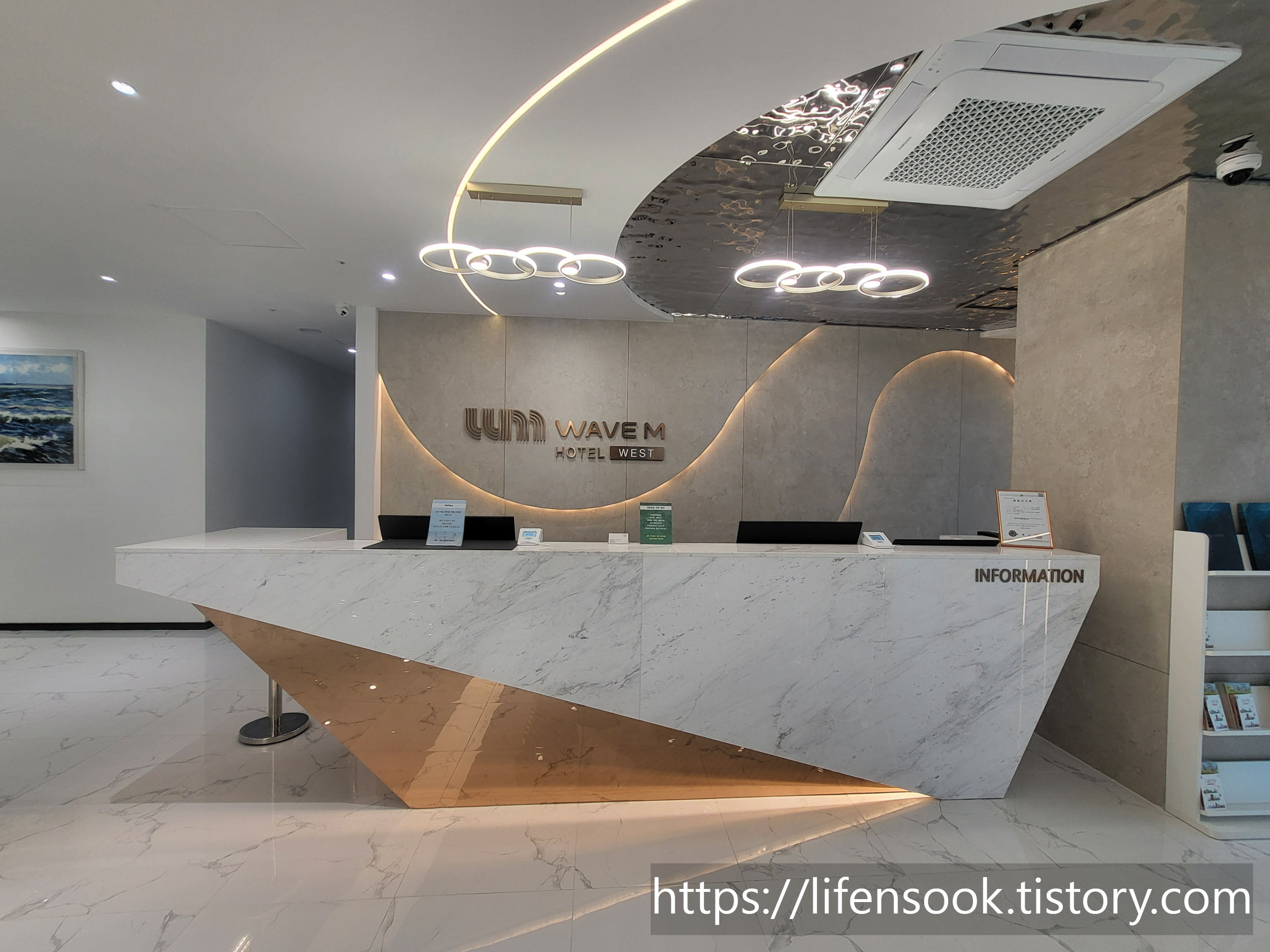 웨이브엠 호텔 웨스트 3층 후론트 