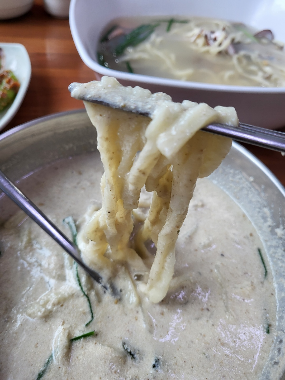 들깨 칼국수 (청주 현고 들깨손칼국수)