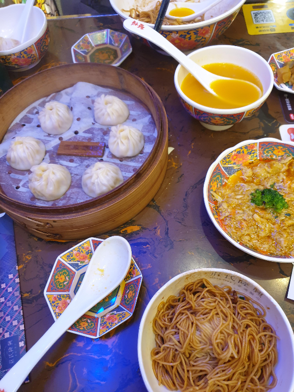 딤섬과 게살 국수 그리고 간단한 국물
