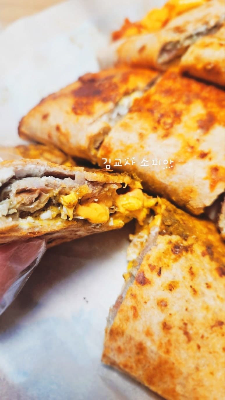 지금 안 보면 손해입니다! 10분 완성 통밀 또띠아 3종 레시피 🍕🌿🌶️ 바질부터 피자맛까지 비교했습니다.