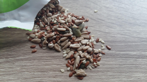 아마씨, 해바라기씨 등 여러가지 씨앗