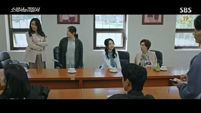 자신의 아들들이 범인으로 지목되자 서로 아니라며 싸우는 엄마들