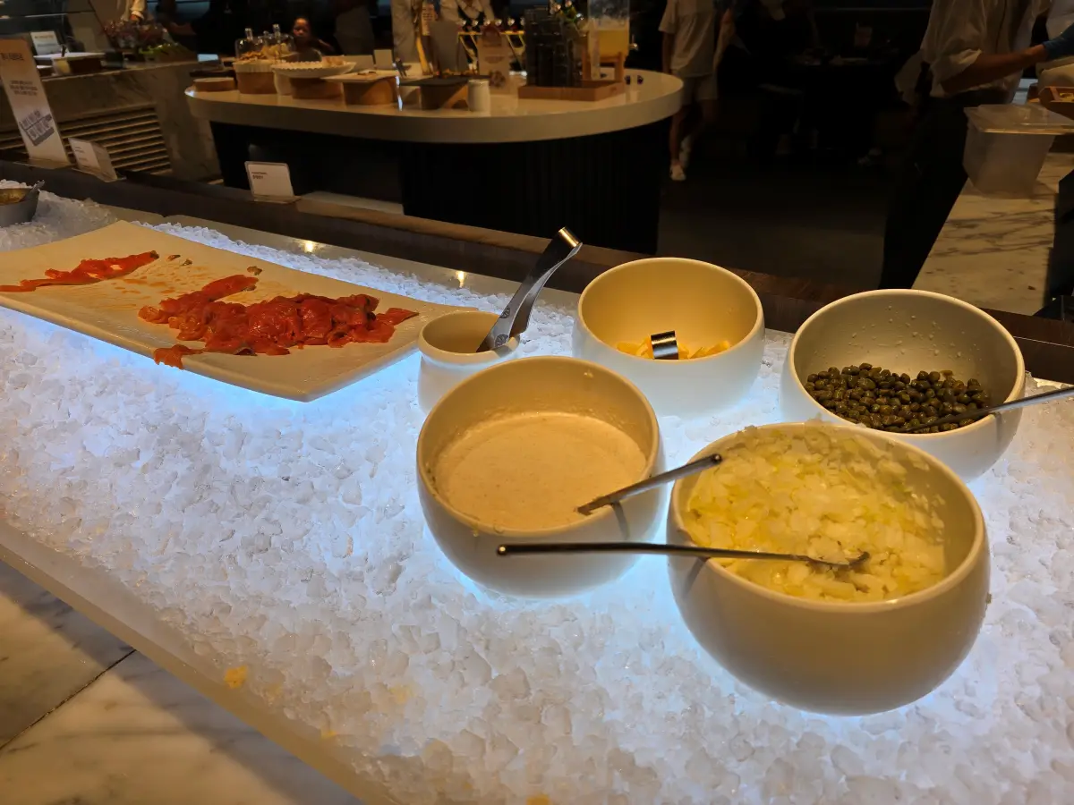 빕스 샐러드바 사진: 연어