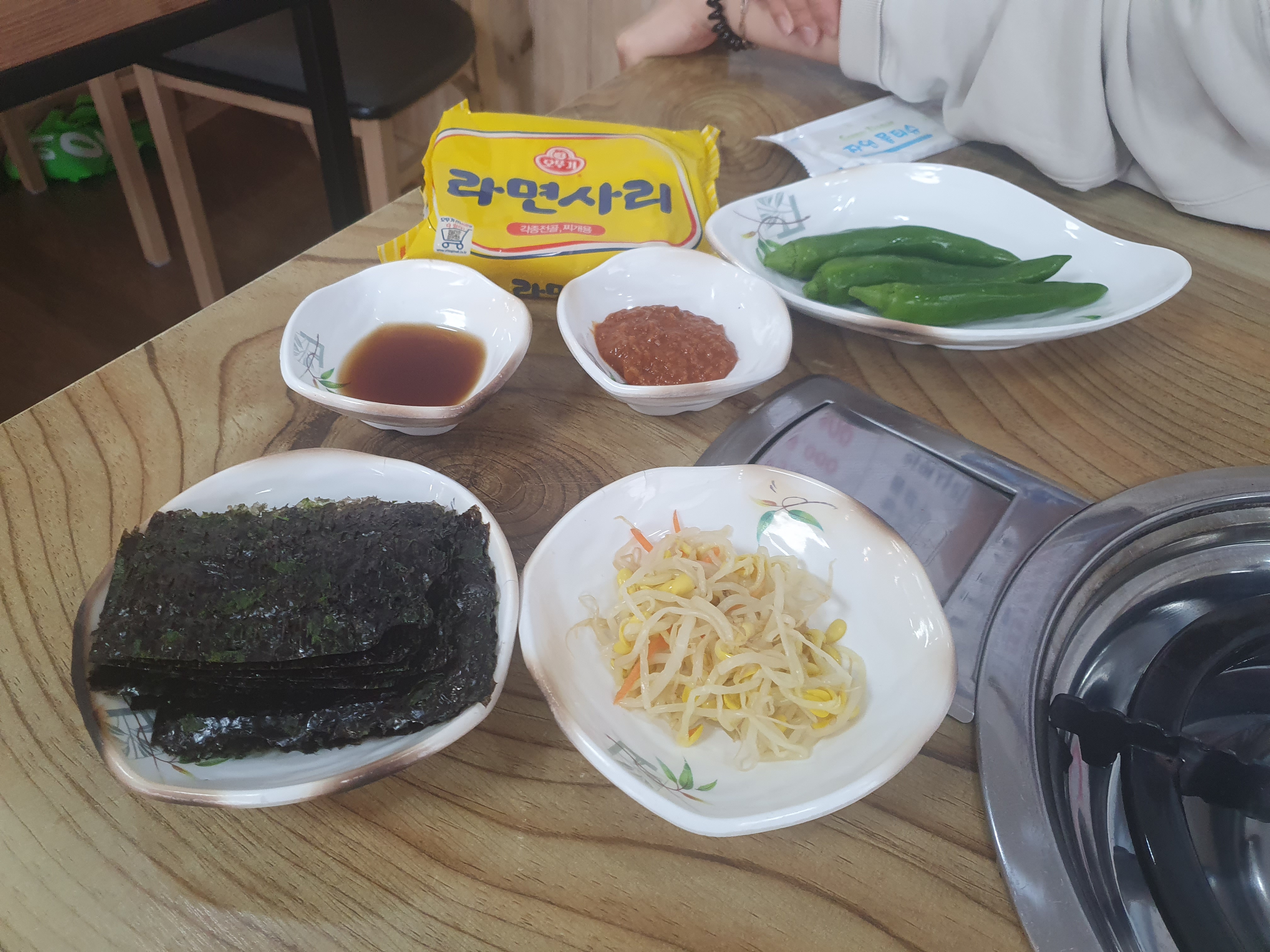 관저동 김치찌개 맛집 박정순 생갈비 김치 밑반찬~ 날김이 킥포인트!