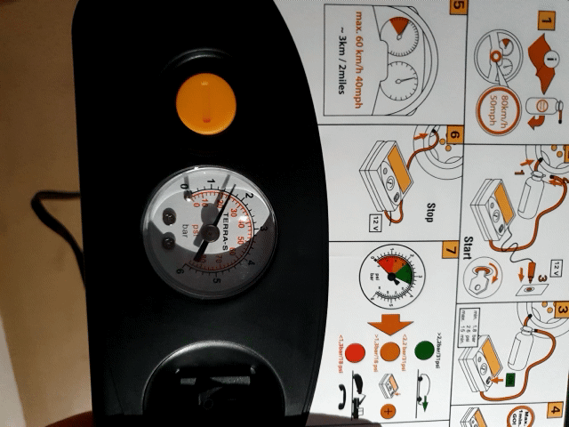 sm7 컴프레서로 타이어 공기주입하는 사진 천천히 타이어 공기압이 올라감!