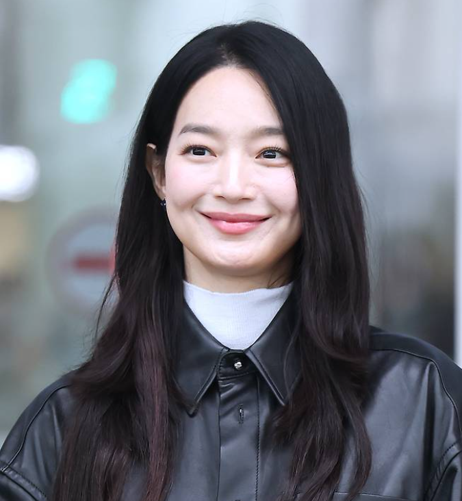 김우빈 신민아 기부