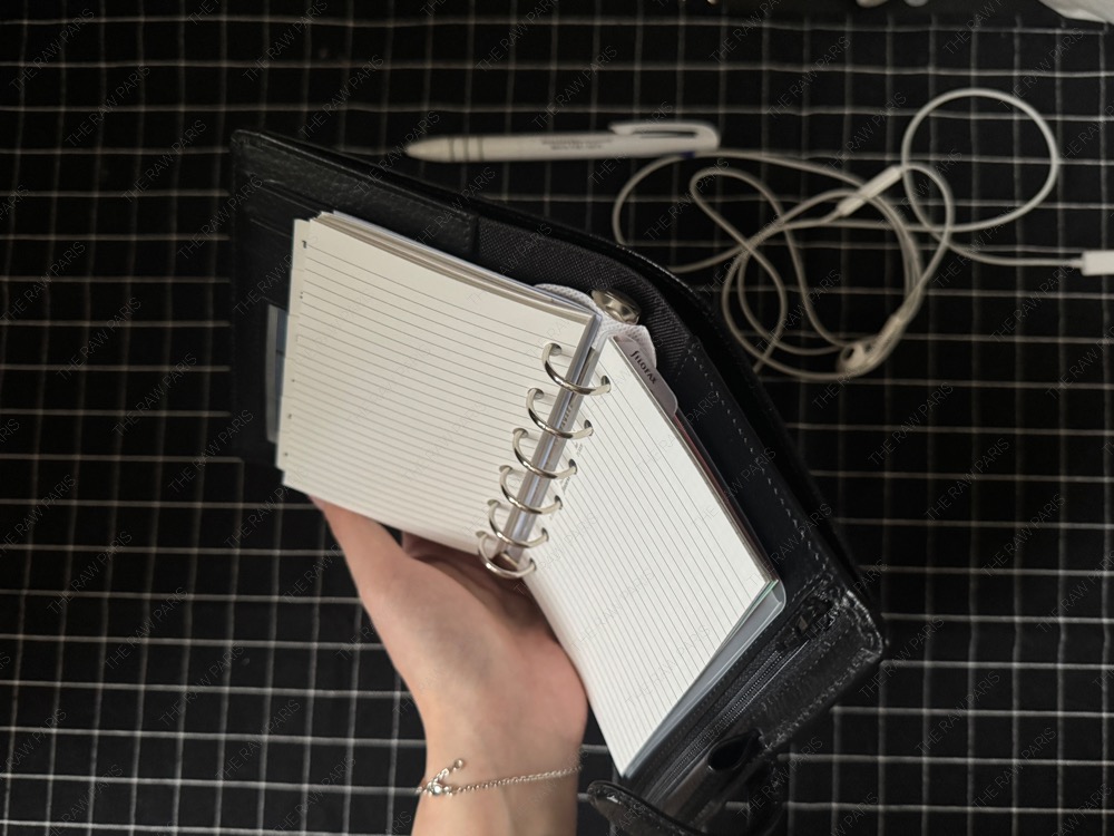 Filofax Finsbury 내부 기본 구성 고급 다이어리입니다.