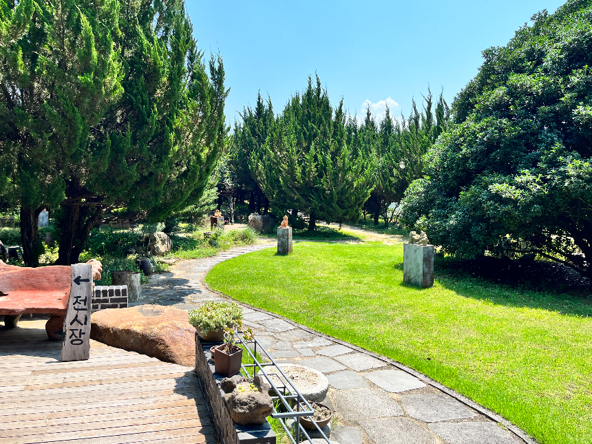 특색있고 아름다운 민간 정원 30선 추천 여행 - 30. 구례 천개의 향나무숲 정원
