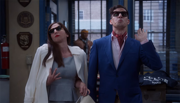 폼-잡고-걸어오는-지나와-제이크