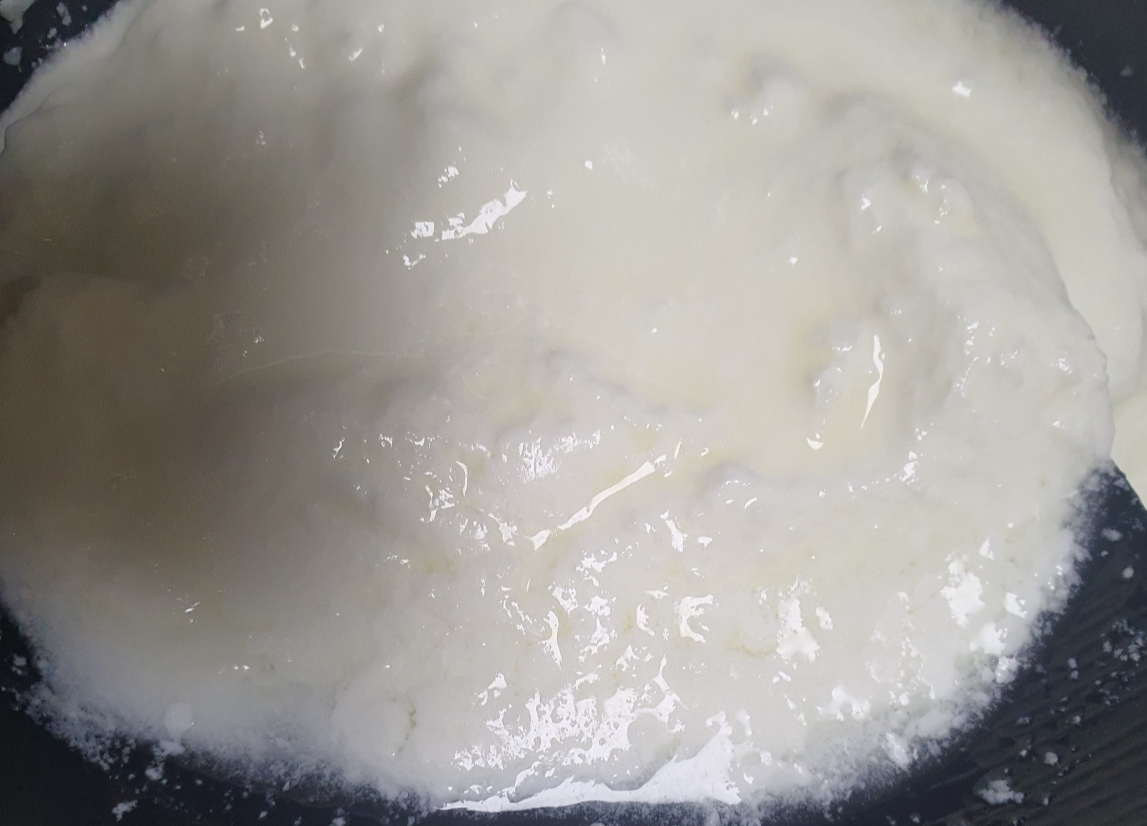 밥솥에서 발효중인 모습