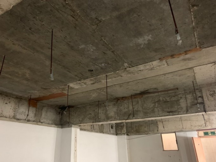 노출천장 인테리어의 깔끔하지 않은 모습