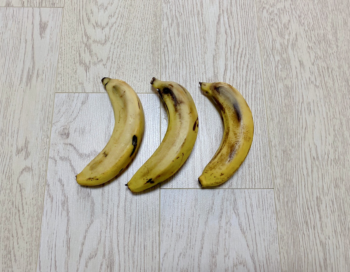 익은-바나나-세개-사진