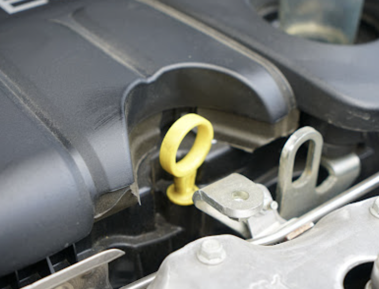 자동차 엔진오일 교환주기 및 교환비용 알아보기