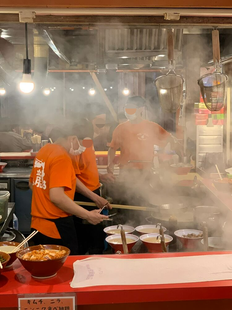 분주한 주방