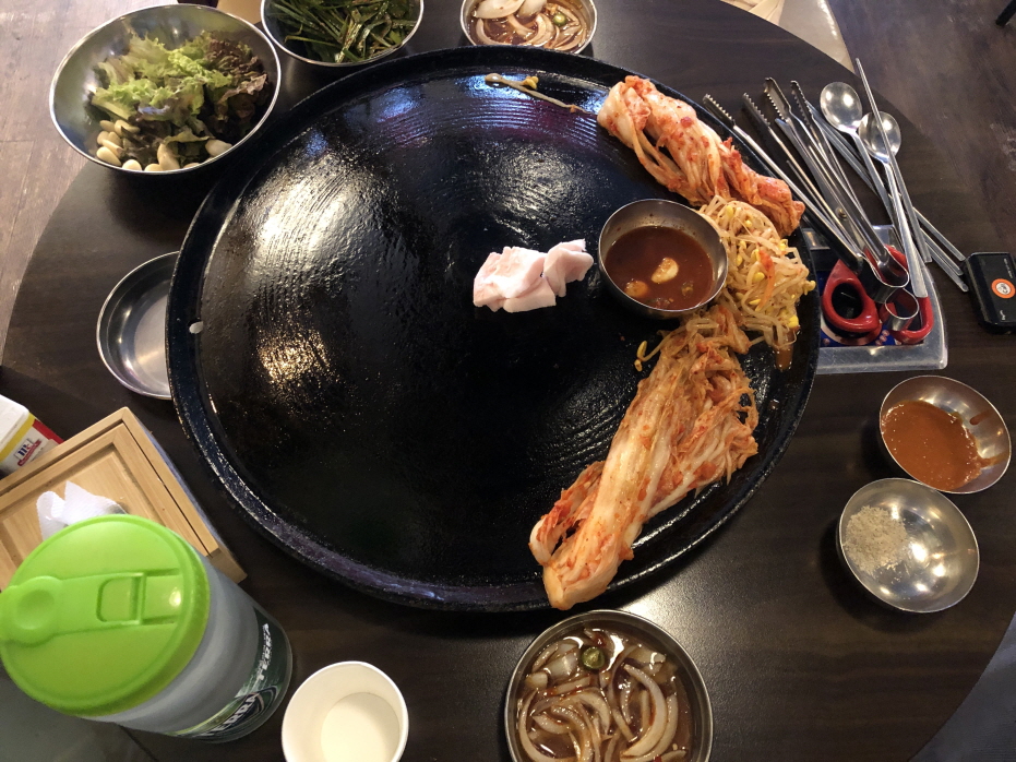 동두천 솥뚜껑 삼겹살 부평점 기본세팅