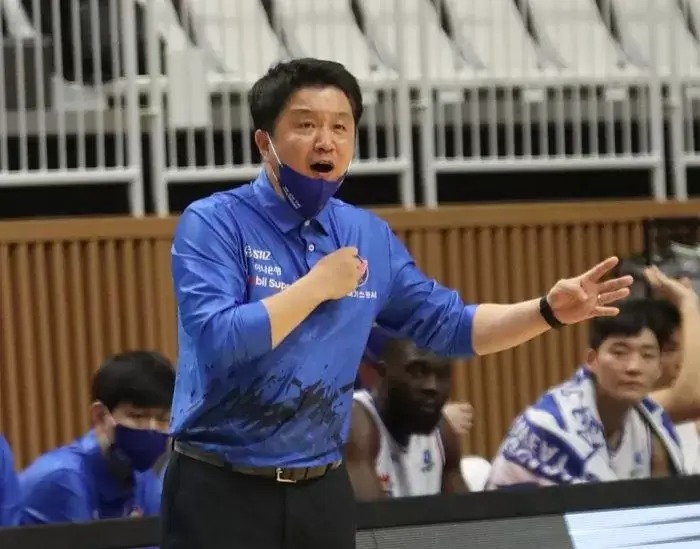 유도훈의 귀환&hellip;정관장 농구, 17년 전 돌풍 다시 일으킬까