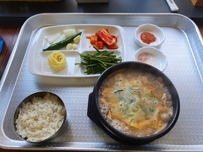 동래역_미남역_온천동_영진돼지국밥_상차림