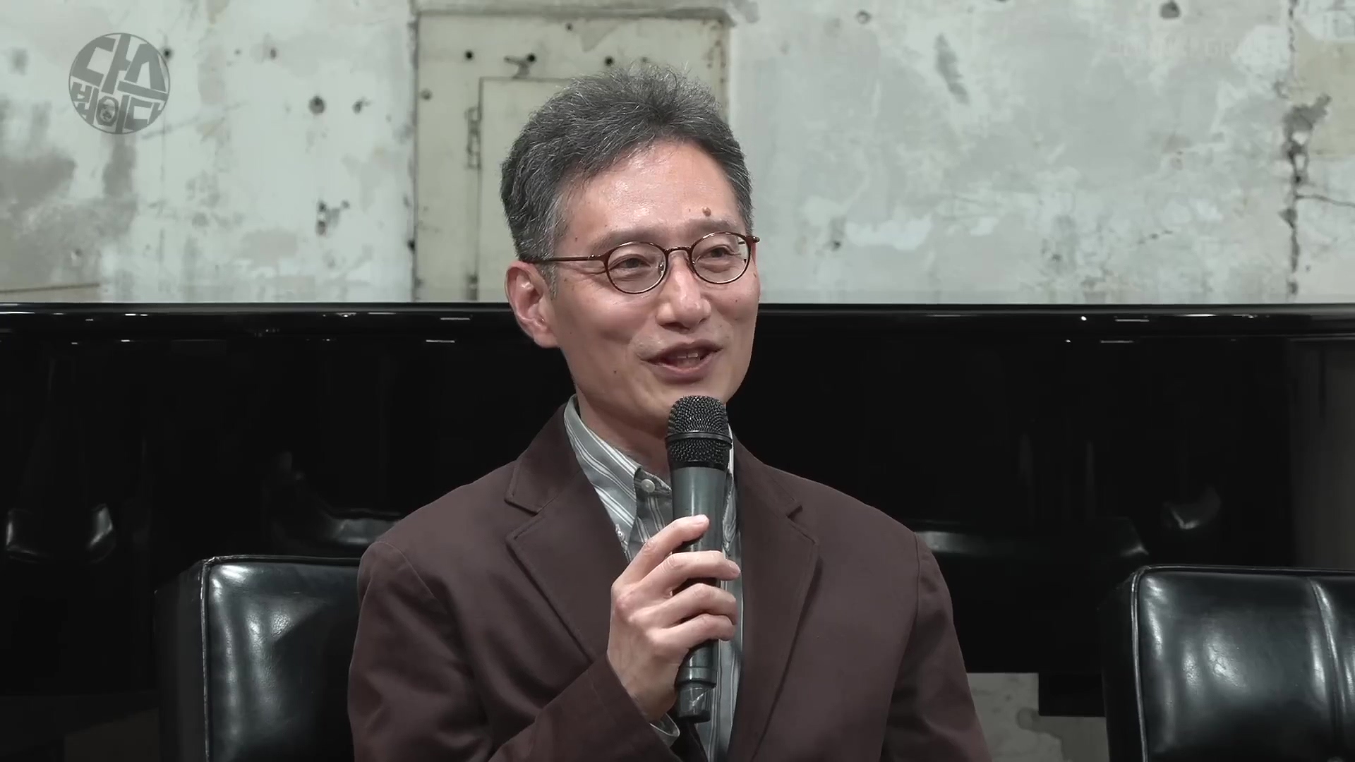 [김어준의 다스뵈이다] 372회 김건희가 수장고에 들어간 까닭, 트럼프 3선 가능한가, 보이스피싱 퇴치법.mp4_20251101_121015.011.jpg