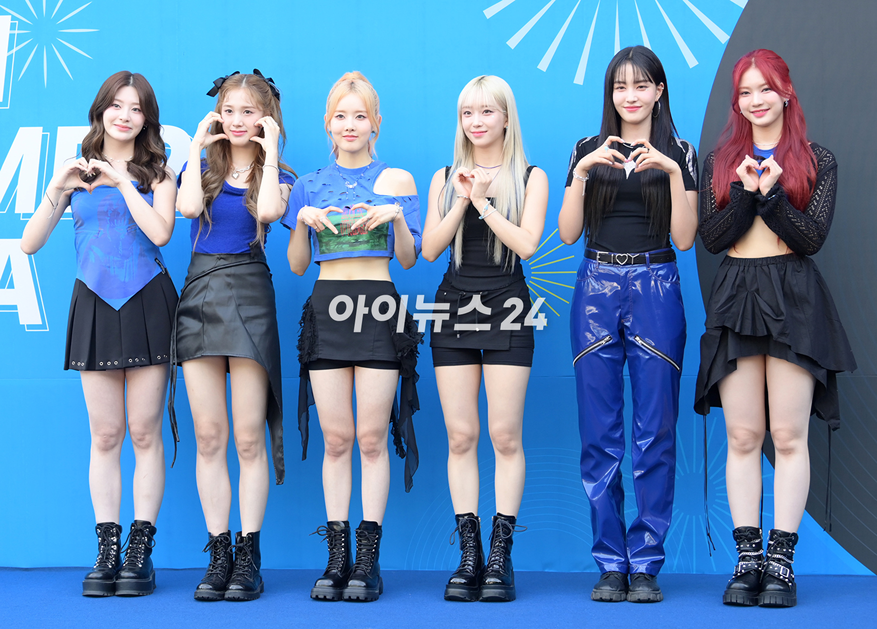 그룹 스테이씨(STAYC)가 5일 오후 서울 잠실실내체육관에서 열린 '펩시 썸머 페스타 2023' 포토월 행사에 참석하고 있다. [사진=정소희 기자]