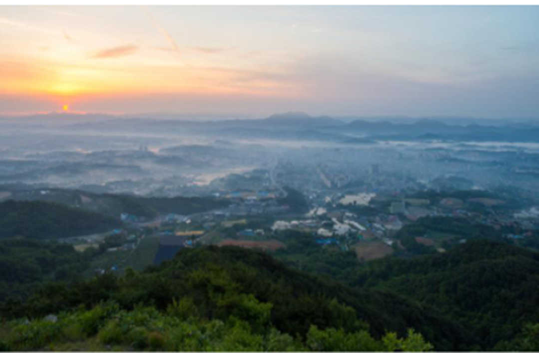 백월산 정상 일몰입니다.